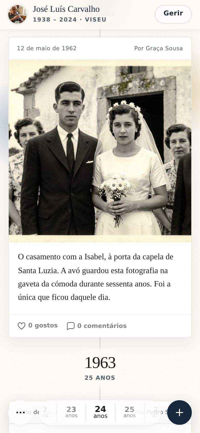 Uma história no memorial, vista num telemóvel: a foto de um casamento de 1962, junta por uma pessoa da família.